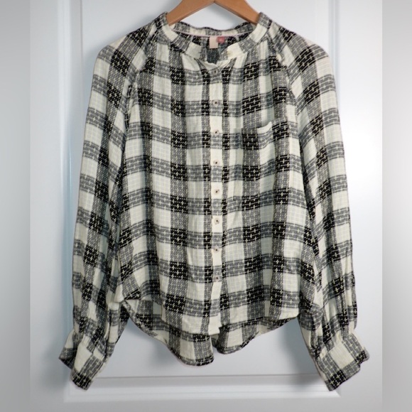 Pilcro Tops - Anthropology Pilcro Breezy Button down Black Motif Long Sleeve top plaid size LP